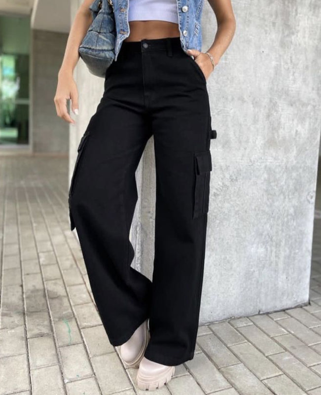 HM PURE BLACK CARGO WIDE LEG JEANS